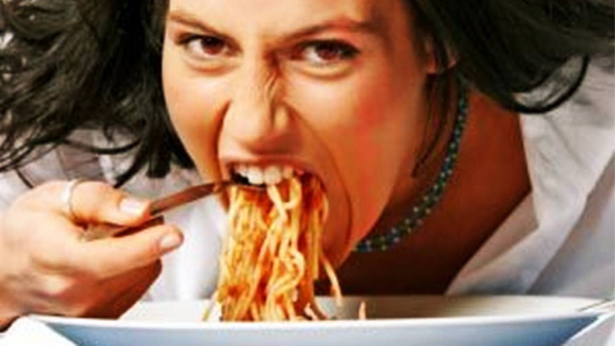 Descubrimos si comer rápido nos hace engordar (o es un mito) - AS.com