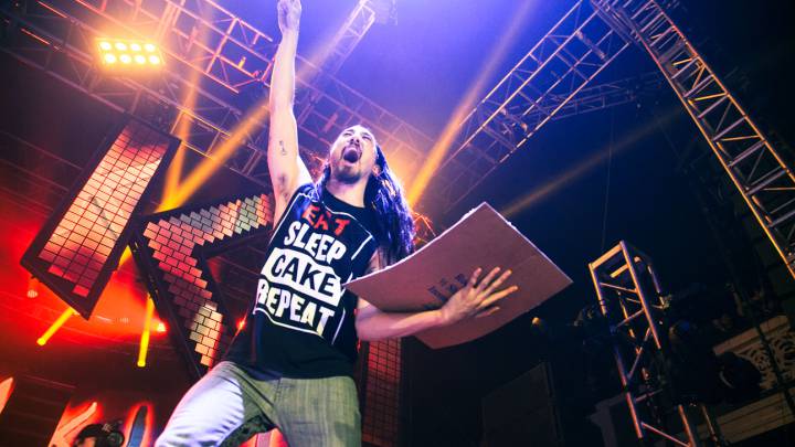 El Dj Steve Aoki se multa a sí mismo…por no entrenar