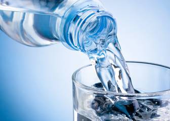 Beber mucha agua puede causar dolor de cabeza (y ser peligroso)