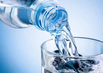 Beber mucha agua puede causar dolor de cabeza (y ser peligroso)