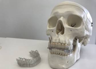 Un dispositivo bucal previene la apnea del sueño y evita los ronquidos