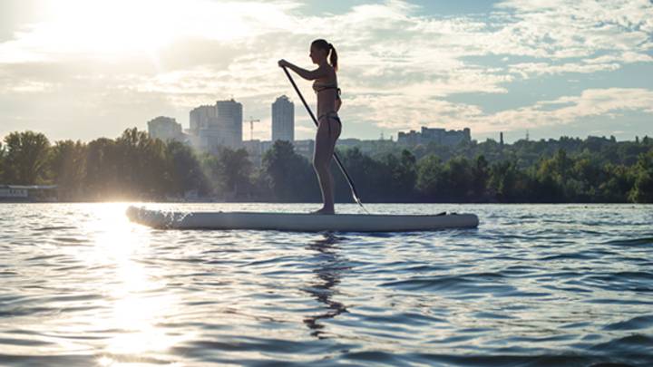 Hacer paddle surf en la ciudad también es posible