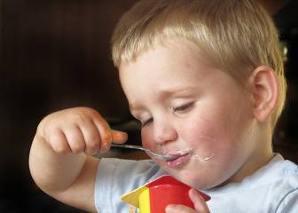 Yogures: el alto contenido en azúcar derrumba el mito de alimento saludable