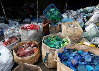 Platos, cubiertos y vasos de plástico estarán prohibidos en 2021