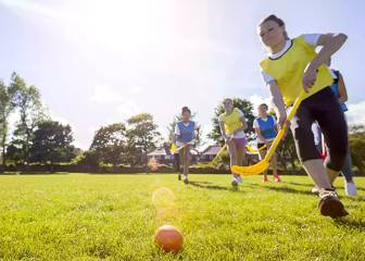 7 beneficios de los deportes de equipo para los niños
