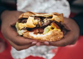 Vinculan el número de restaurantes de comida rápida con más ataques al corazón
