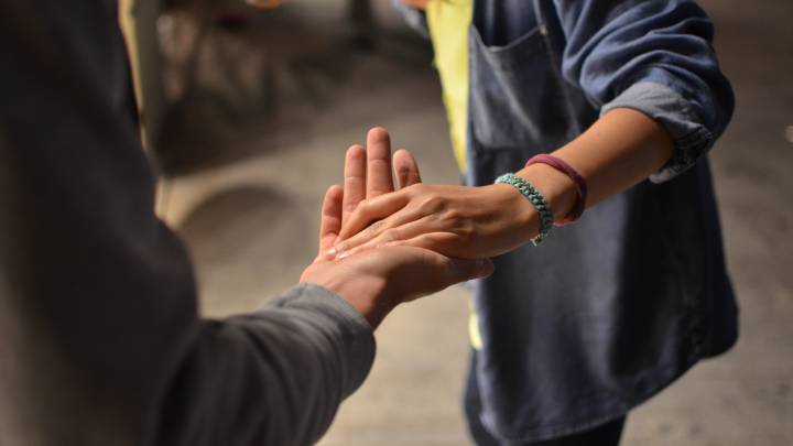 voluntarios, voluntariado, salud, psicología, felicidad