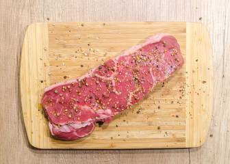 Comer dos porciones por semana de carne roja o carne procesada es un riesgo