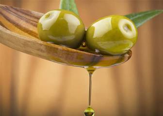 Tomar aceite de oliva disminuye la coagulación en sangre en personas obesas