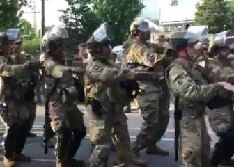 Inaudito: militares de USA bailan la Macarena en los disturbios