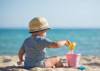 Este verano más que nunca: cuidado con el sol y la piel de los bebés