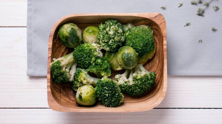 verduras, brócoli, coles de bruselas, verduras crudíferas, salud, nutrición