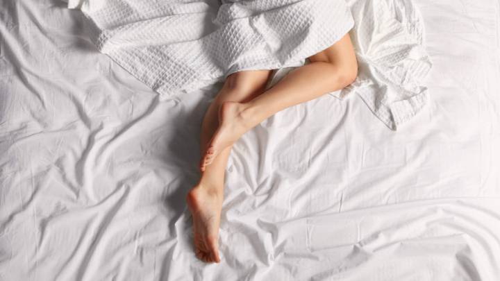 Los 8 beneficios que tiene dormir desnudo para la salud 