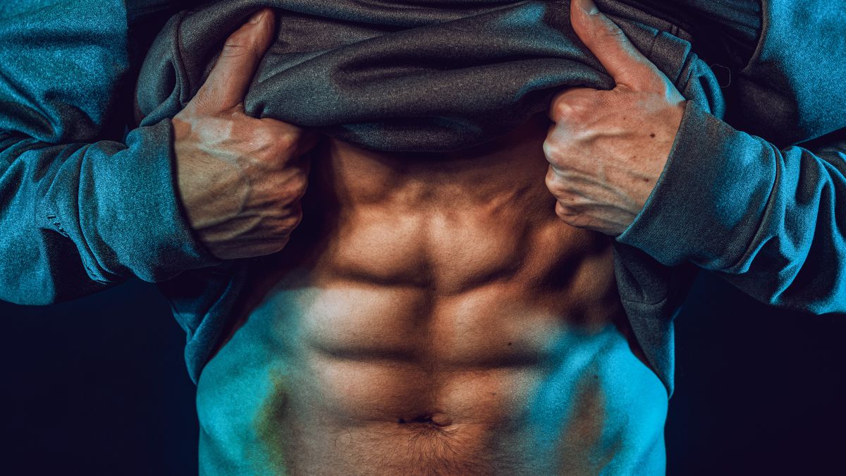 6 ejercicios compuestos para marcar abdominales y fortalecer el core 