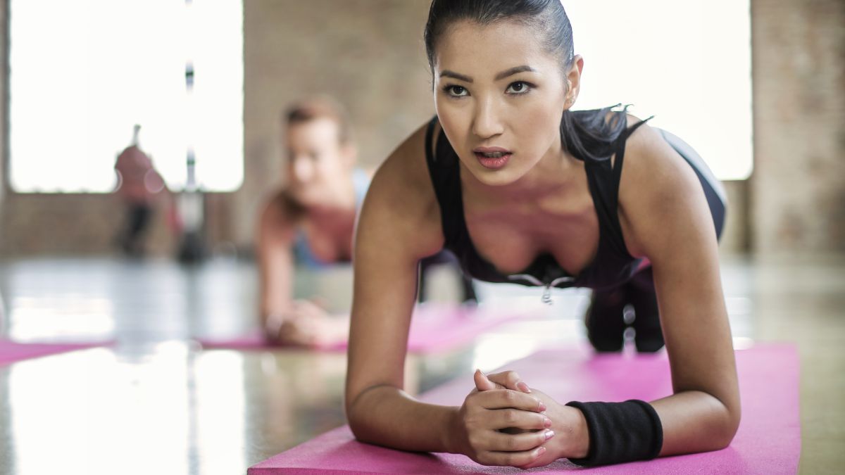 Rutina 'full body': 5 ejercicios básicos para quemar calorías en poco  tiempo 