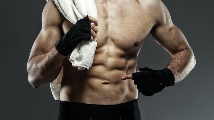6 ejercicios compuestos para marcar abdominales y fortalecer el core 