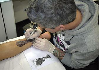 Sergio Ramos se ha tatuado la Copa del Mundo