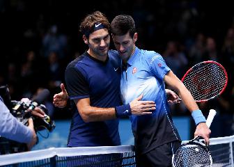 Federer sí puede con Djokovic y frena su racha