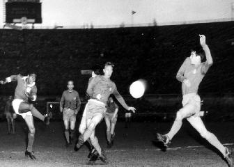 No bastó con tres goles de Puskas