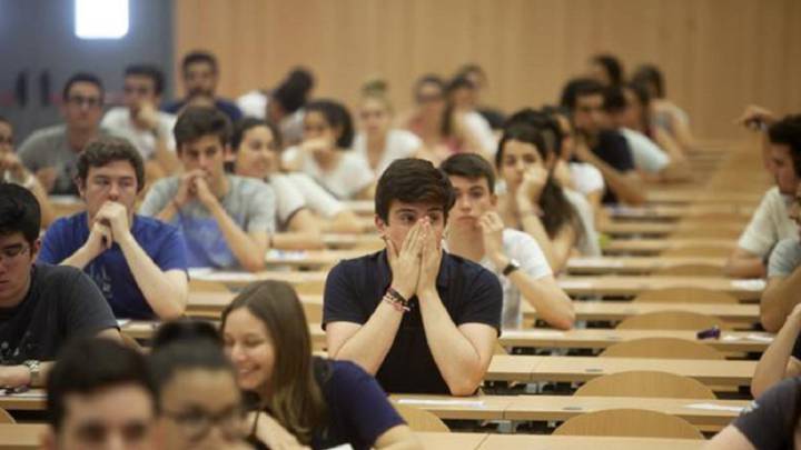 Alumnos, antes de la Selectividad.