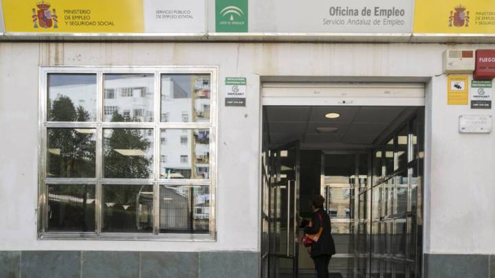 ¿Pueden hacerte un ERTE estando de baja o de vacaciones?