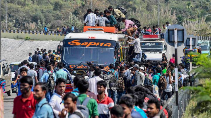 Población india en Guwahati.