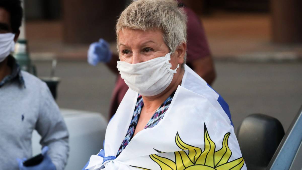 Diario HOY  El coronavirus muestra toda su fuerza en el fútbol uruguayo