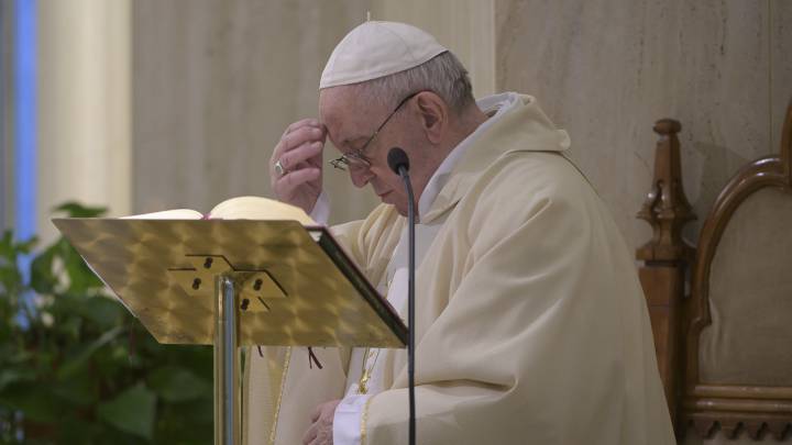 Dura carta del Papa Francisco a los dirigentes: "Primero la gente"