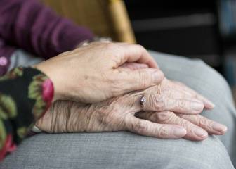90-year-old refuses respirator: 