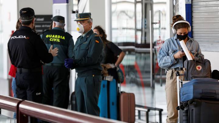 Se ampla hasta el 15 de junio la prohibicin de entrar a Espa?a desde fuera del espacio Schenger