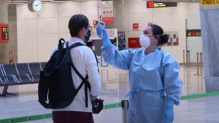 Volar en avión: ¿cuáles son los viajes imprescindibles permitidos durante el coronavirus?