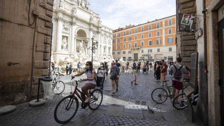 Italia reanuda su actividad: "No podemos esperar a la vacuna"