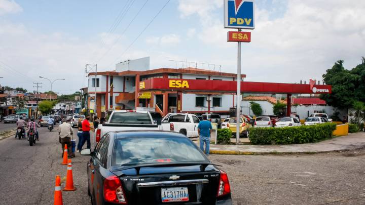 Coronavirus en Venezuela: ¿por qué ha aumentado el precio de la gasolina?