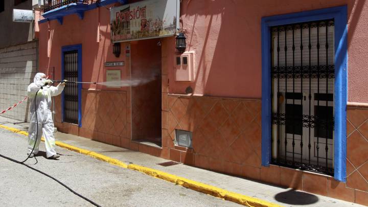 Un muerto y tres casos en un hostal ponen en alerta a Algeciras