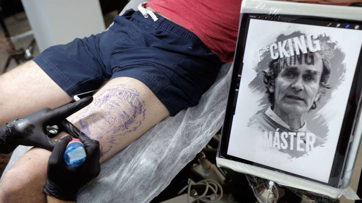Coronavirus | Un hombre de Valencia se hace un tatuaje con la cara ...