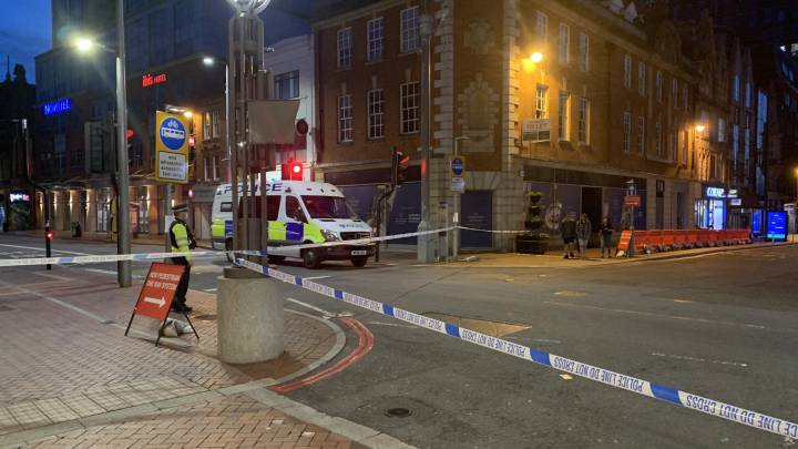 Tres muertos y dos heridos en un ataque con cuchillo en Reading
