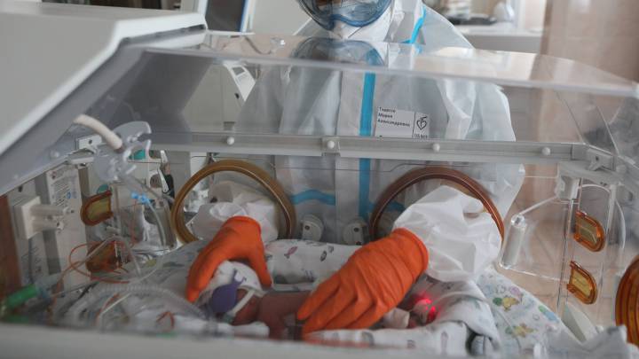Unos trillizos recién nacidos dan positivo en México