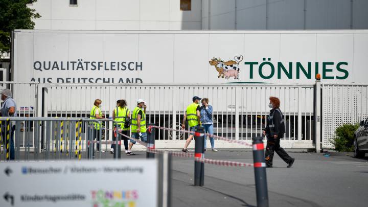 Alemania confina el área del matadero que ha dejado más de 1.300 contagios
