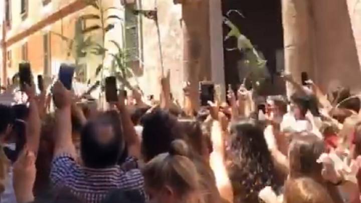 Aglomeración en Ciutadella para celebrar Sant Joan sin guardar la distancia de seguridad