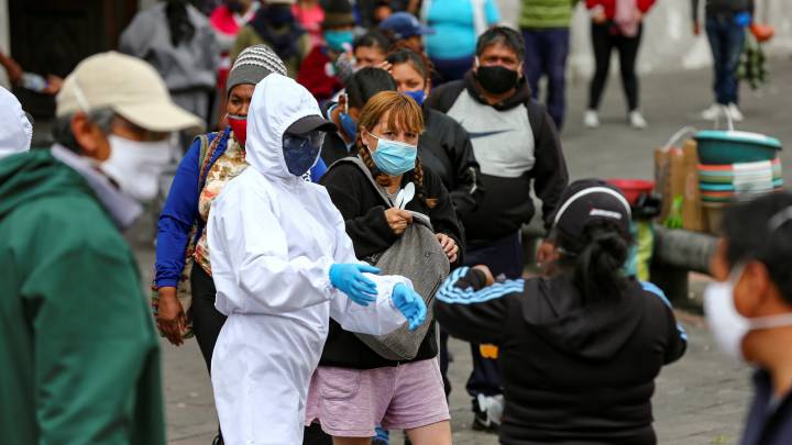 Restricción vehicular en Ecuador: qué placas circulan hoy 24 de junio en semáforo verde, amarillo y rojo