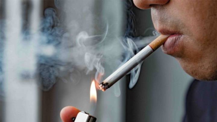 Sanidad alerta de que los fumadores pueden propagar más el COVID-19