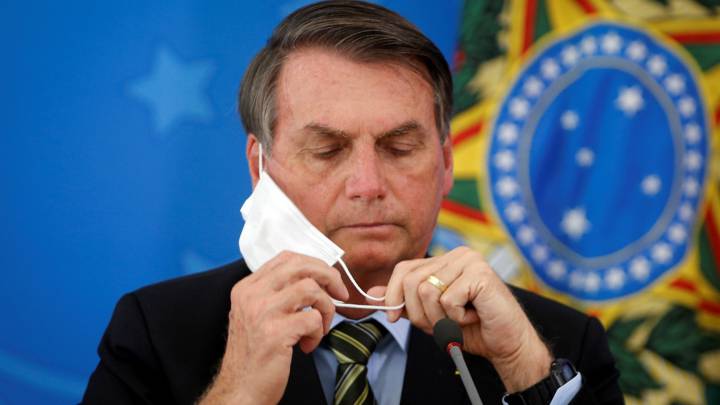 Bolsonaro afirma que llevar mascarilla es "cosa de maricas"