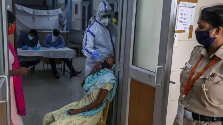 India está fuera de control: supera los 800.000 casos de coronavirus