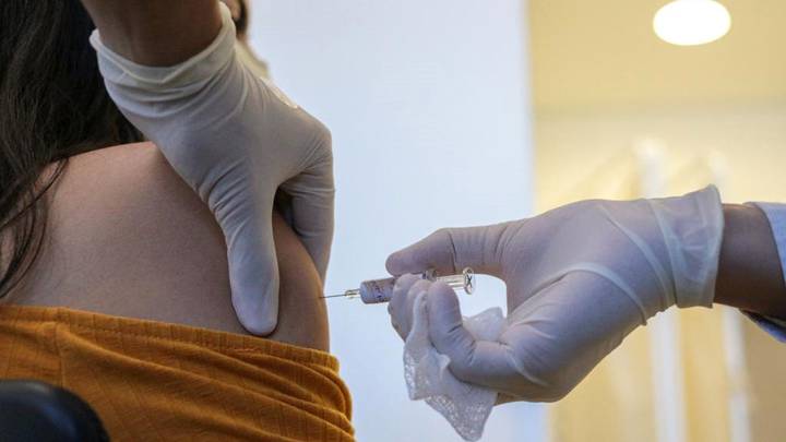 La farmacéutica Moderna empieza la fase 3 de ensayo de su vacuna para el coronavirus