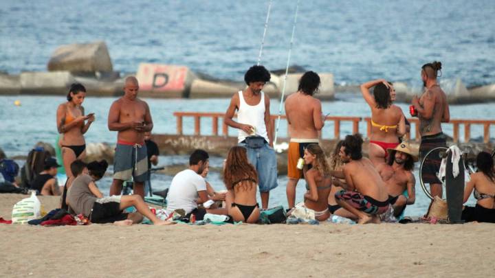 Un médico estalla: "Saludos a los del botellón y a los del ansia viva por el copazo"