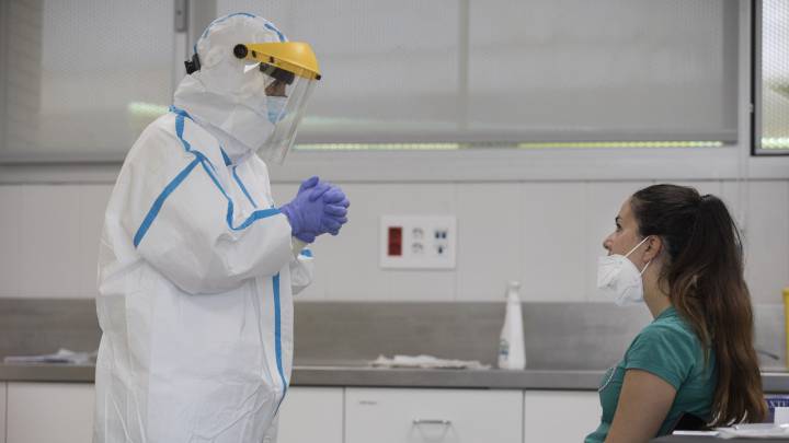 Muchos asistentes a discotecas de Valencia con brotes se niegan a pasar el test PCR