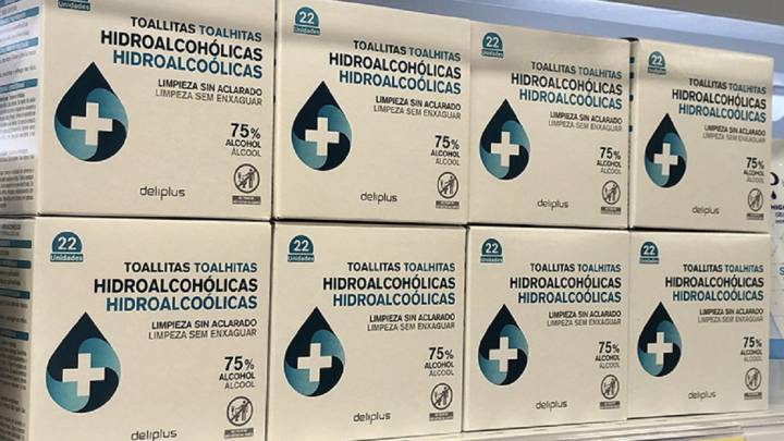 Imágenes de cajas de las nuevas toallitas hidroalcohólicas de Deliplus en Mercadona.