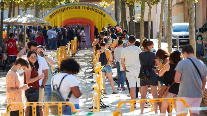 20.000 casos en una semana y más de 680 brotes; España sigue sin controlar al virus