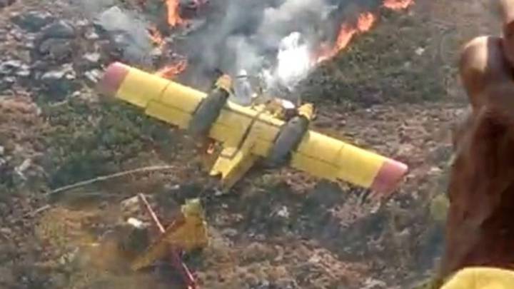Muere un ocupante del hidroavión que ayudaba a apagar un incendio forestal