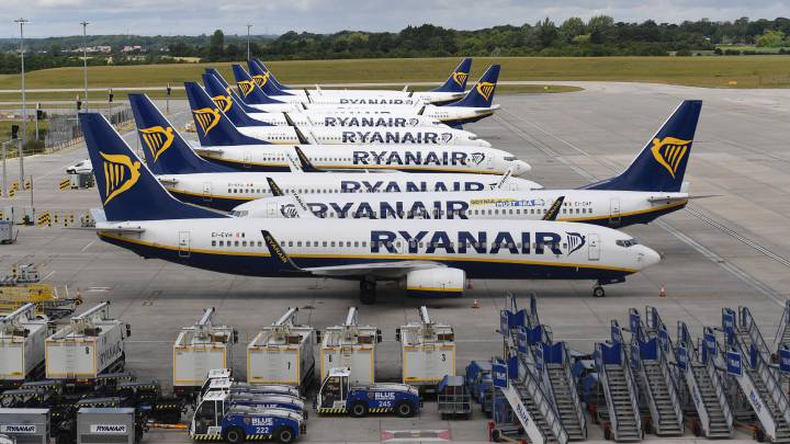 Ryanair, acusada de ofrecer contratos por debajo del salario mínimo en Portugal